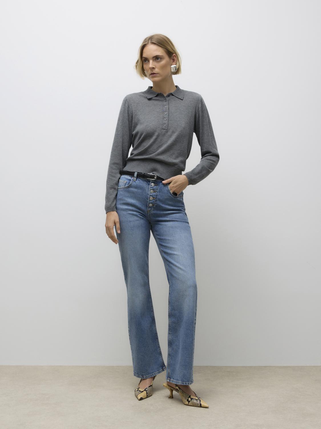 model_shot-front_full